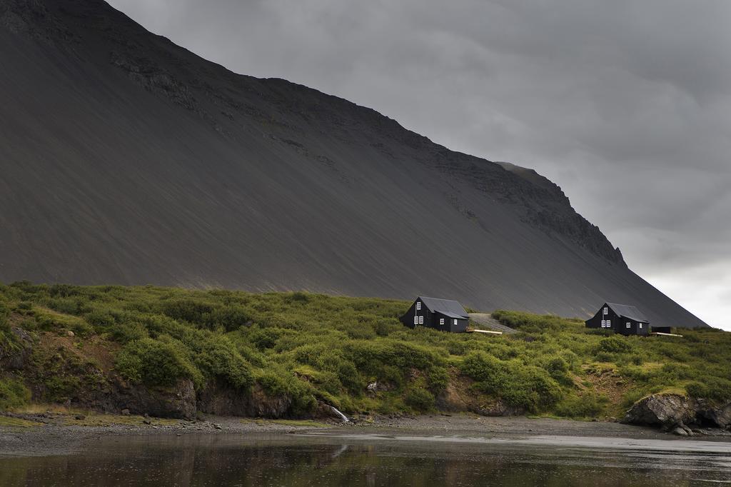 Black Timber House Borgarnes Exterior photo